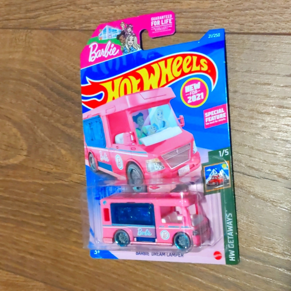 NEW! Barbie Hot Wheels Dream Camper